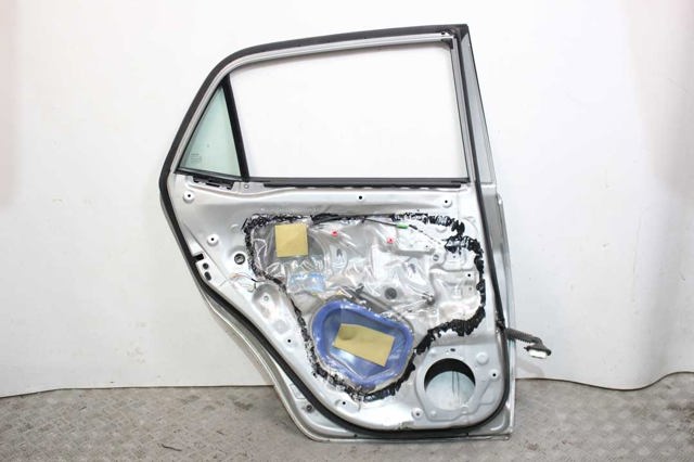 Двері задні 6700402260 TOYOTA