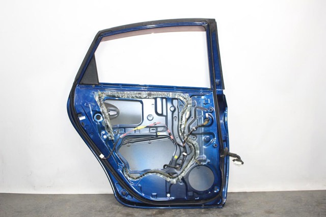 Двері задні 6700447070 TOYOTA