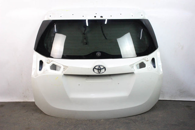 Задні двері багажника 6700542461 TOYOTA