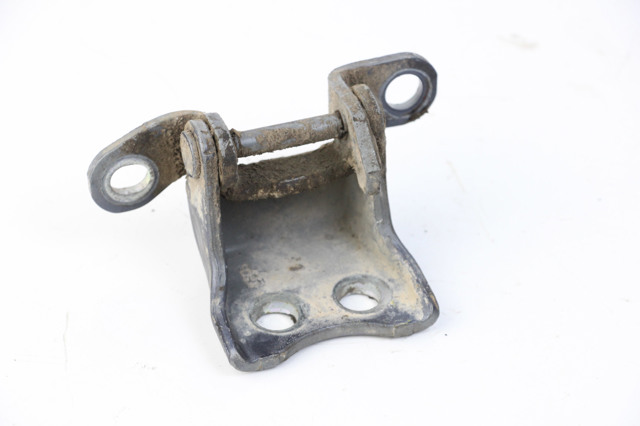 Петля передніх дверей права 67420SWWE01ZZ HONDA