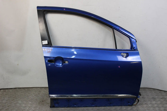 Пасажирські передні двері 6800161M01 SUZUKI