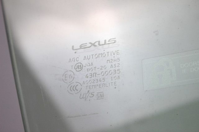Скло пасажирських дверей 6810130830 TOYOTA