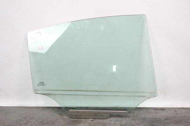 Вікно задніх дверей 6810305140 TOYOTA