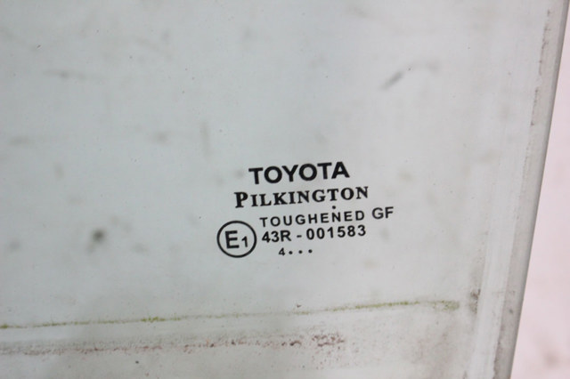 Скло задніх дверей, лівих 6810402360 TOYOTA
