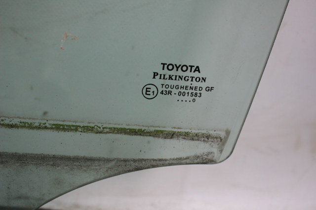Скло задніх дверей, лівих 6810405140 TOYOTA