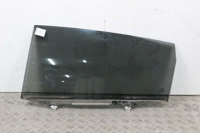 Скло задніх дверей, лівих 681040F020 TOYOTA