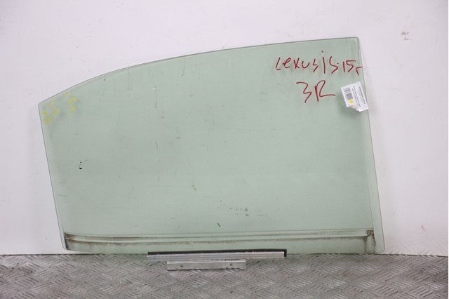 Скло задньої двері правої 6811353150 TOYOTA