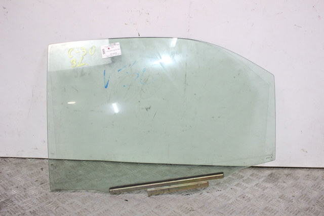 Скло задньої двері лівої 6811433140 TOYOTA