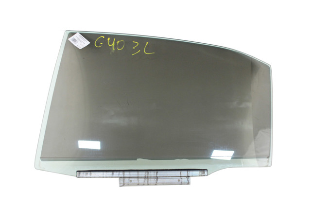 Скло заднє ліве 6811433150 TOYOTA
