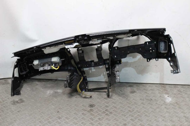 Передня панель 682004GF0A NISSAN