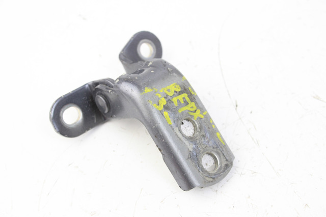Завіса дверей передных лівих 6872012151 TOYOTA