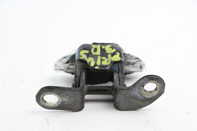 Петля задніх правих дверей 6875020121 TOYOTA