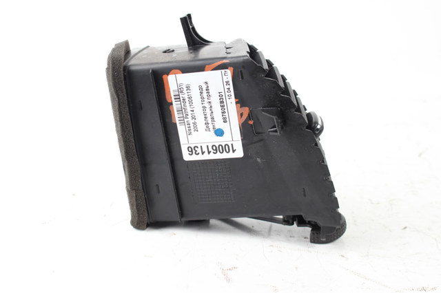Вентиляція передка 68750EB301 NISSAN