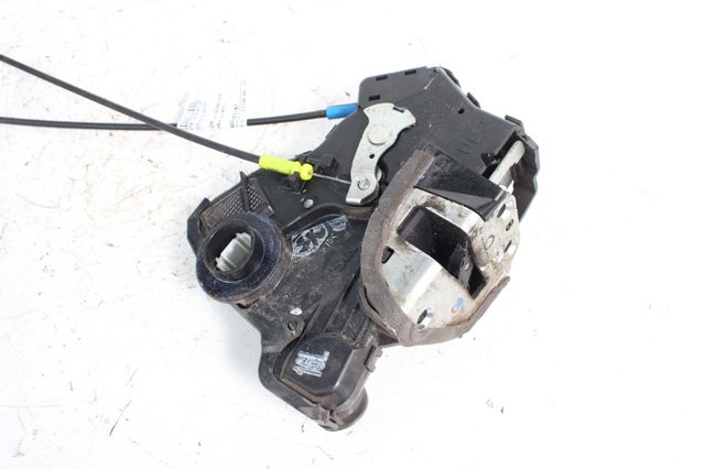 Замок дверей водія 6904002151 TOYOTA