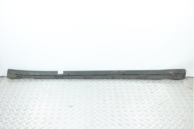 Накладка зовнішня (молдинг) порога, правий 7585133050 TOYOTA