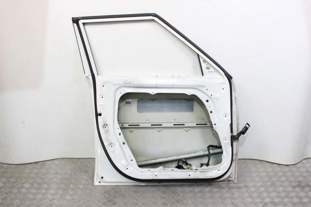 Двері кабіни 76003B2001 HYUNDAI