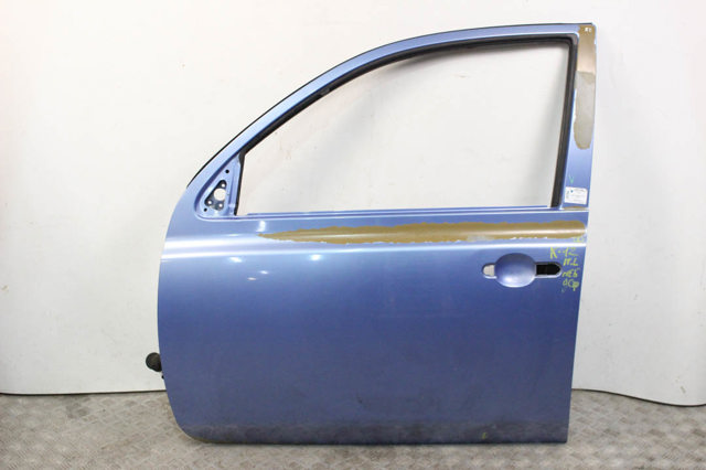 Двері кабіни 80101AX130 NISSAN