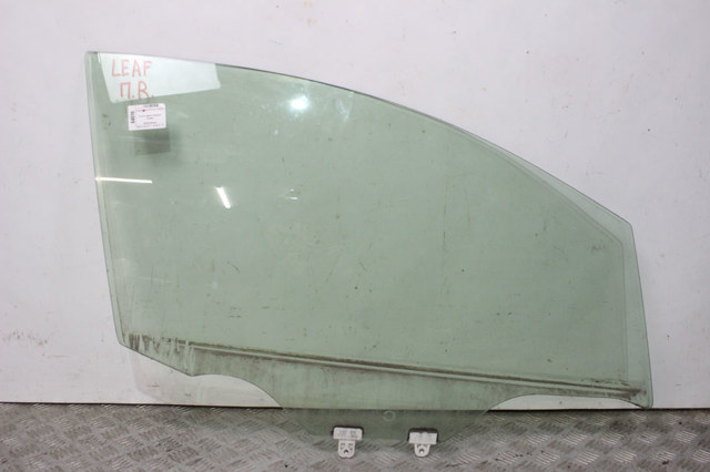 Скло пасажирських дверей 803003NA0A NISSAN