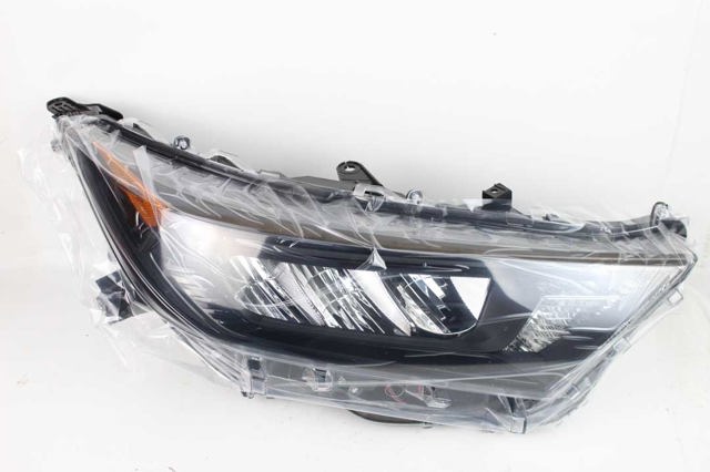 Права блок фара 811100R150 TOYOTA