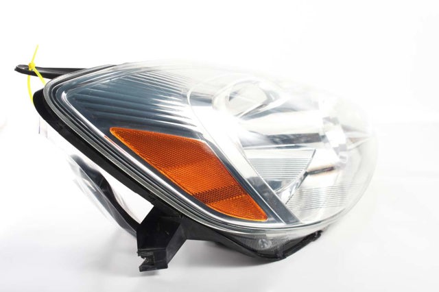Фара правая 81110AE010 TOYOTA