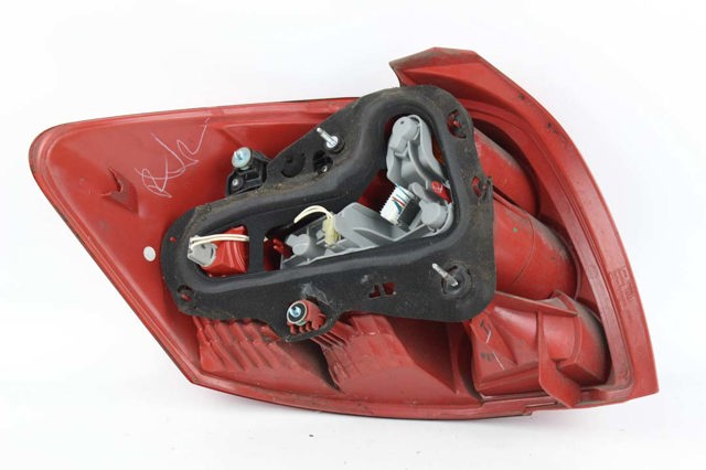 Задній правий стоп 8155102380 TOYOTA