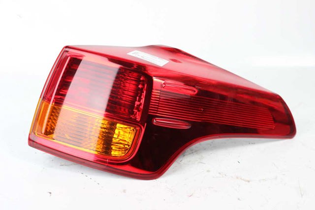 Фара задня права зовнішня 8155142171 TOYOTA