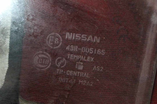 Скло задніх дверей, лівих 823019M700 NISSAN