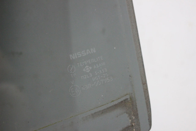 Скло задньої двері лівої 82301JG10E NISSAN