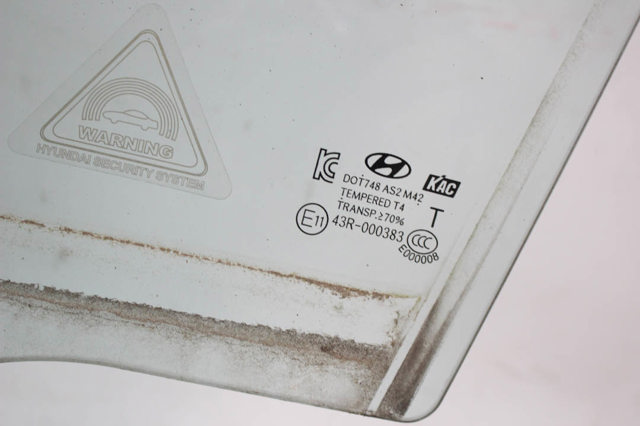 Скло водійських дверей 824102W010 HYUNDAI