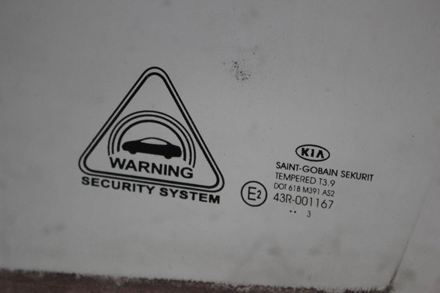 Скло передніх дверей, лівою 82410A2010 HYUNDAI