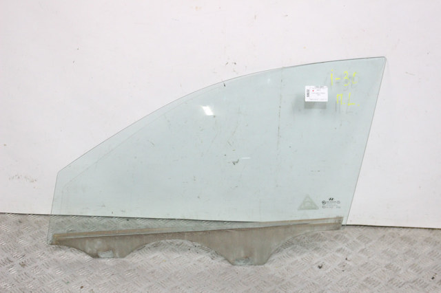 Скло передніх дверей, лівою 824112L010 HYUNDAI