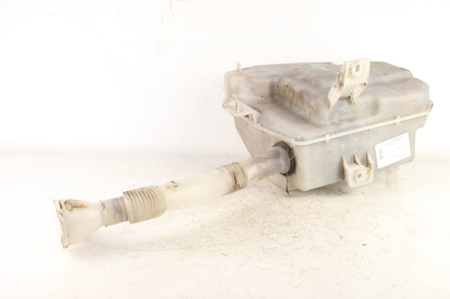 Бачок омивайки 8260A215 MITSUBISHI