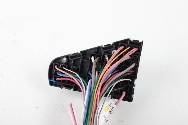 Коробка запобіжників 8266042100 TOYOTA
