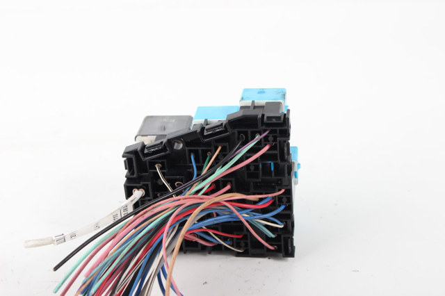 Коробка запобіжників 8266042110 TOYOTA