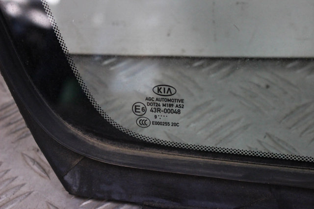 Куточок задніх правих дверей 83427F1000 HYUNDAI