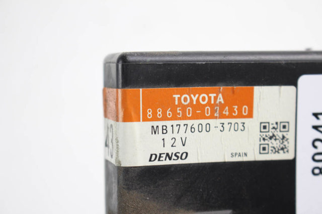 Кнопки переднього лівого склопід'ємника 8482006120 TOYOTA