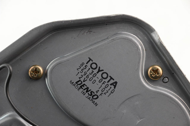 Двигун склоочисника заднього скла 851300F010 TOYOTA