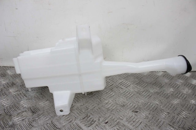 Бачок омивайки 8531533320 TOYOTA