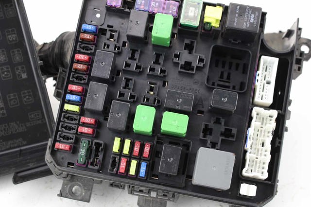Коробка запобіжників 8565A266 MITSUBISHI