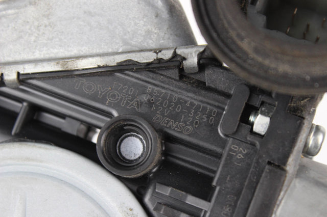 Мотор склопідйомника дверей передніх, правих 8571075060 TOYOTA