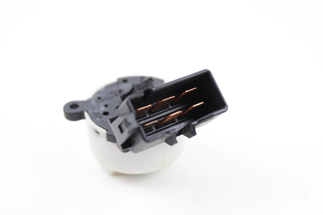 Контактна група замка запалювання 8602A011 MITSUBISHI