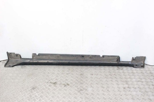 Накладка зовнішня (молдинг) порога, правий 877523S000 HYUNDAI
