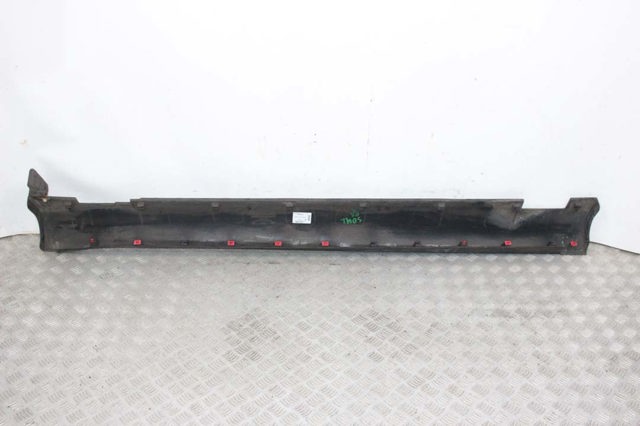 Накладка зовнішня (молдинг) порога, правий 87752B2000 HYUNDAI