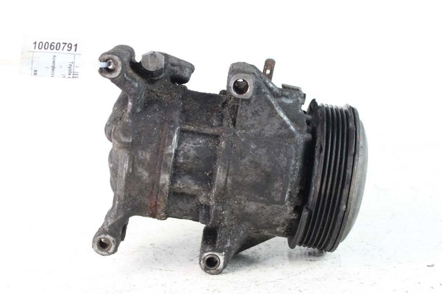 Компресор кліматичної установки 8831002840 TOYOTA
