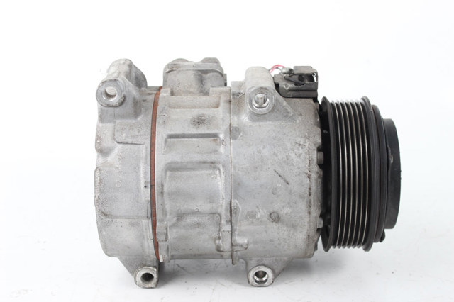 Насос кондиціонера 883200T010 TOYOTA