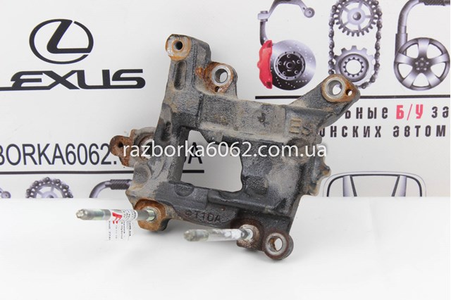 Кронштейн компресора кондиціонера 8843133050 TOYOTA