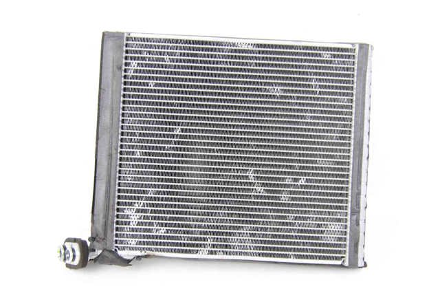 Випарник Toyota Auris UKP