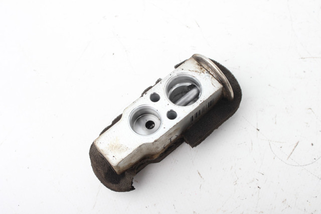 Клапан TRV, кондиціонера 8851547040 TOYOTA