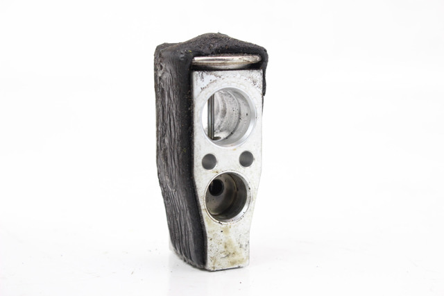 Клапан TRV, кондиціонера 8851568010 TOYOTA