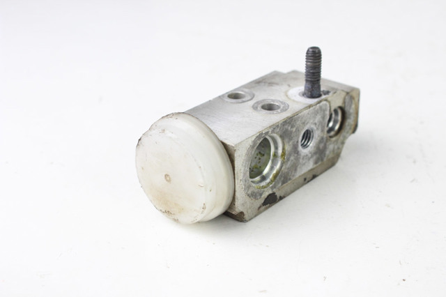 Клапан TRV, кондиціонера 976262P200 HYUNDAI